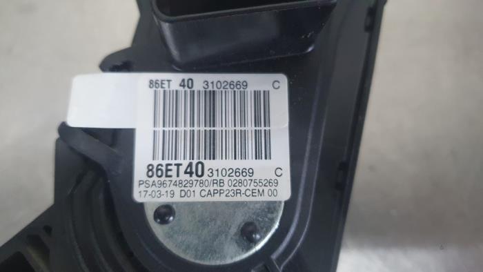 Sensor Gaspedaalpositie van een Toyota ProAce 2.0 D-4D 177 16V Worker 2019