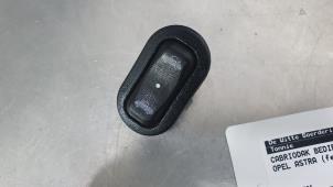 Gebruikte Cabriodak Bediening Opel Astra G (F67) 2.2 16V Prijs € 10,00 Margeregeling aangeboden door De Witte Boerderij AutoMotive