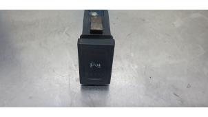 Gebruikte PDC Schakelaar Seat Alhambra (7V8/9) 2.8 V6 24V 4 Prijs € 10,00 Margeregeling aangeboden door De Witte Boerderij AutoMotive