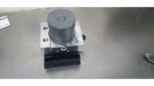 Gebruikte ABS Pomp Landrover Range Rover Prijs € 175,00 Margeregeling aangeboden door De Witte Boerderij AutoMotive