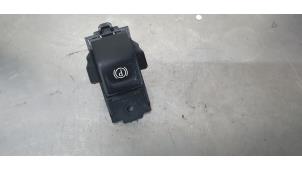 Gebruikte Schakelaar handrem Opel Insignia 1.8 16V Ecotec Prijs € 10,00 Margeregeling aangeboden door De Witte Boerderij AutoMotive