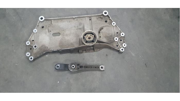 Gebruikte Subframe Volkswagen Golf VI (5K1) 2.0 GTI 16V Prijs € 50,00 Margeregeling aangeboden door De Witte Boerderij AutoMotive