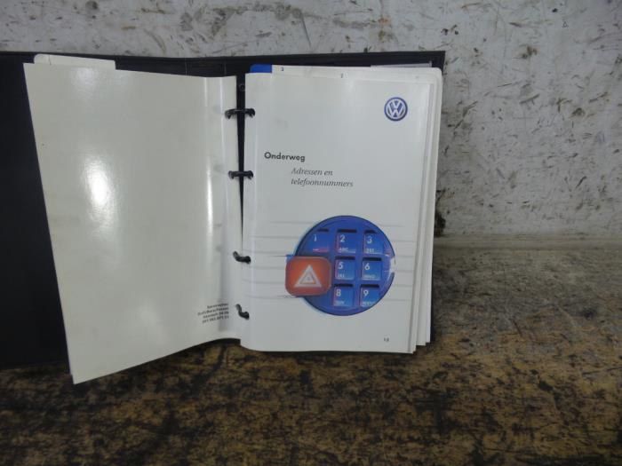 Instructie Boekje van een Volkswagen Golf 2000