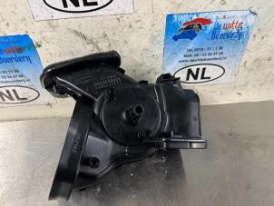 Gebruikte Luchtgeleider Mercedes C (W205) C-250 2.2 CDI 16V BlueTEC, C-250d Prijs € 15,00 Margeregeling aangeboden door De Witte Boerderij AutoMotive