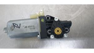 Gebruikte Stoelmotor Porsche Cayenne II (92A) 3.0 D V6 24V Prijs € 50,00 Margeregeling aangeboden door De Witte Boerderij AutoMotive