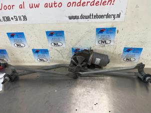 Gebruikte Ruitenwismotor + Mechaniek Mercedes Sprinter 3,5t (906.63) 313 CDI 16V Prijs € 50,00 Margeregeling aangeboden door De Witte Boerderij B.V.