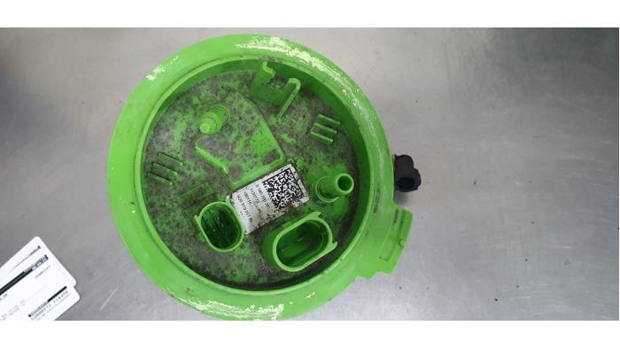 Gebruikte Brandstofpomp Elektrisch Volkswagen Golf VII (AUA) 2.0 R 4Motion 16V Prijs € 25,00 Margeregeling aangeboden door De Witte Boerderij AutoMotive