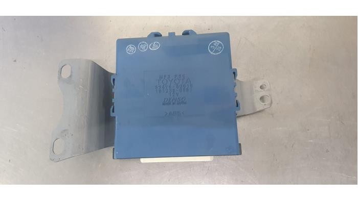 Computer Diversen van een Lexus IS (E2) 250 2.5 V6 24V 2006