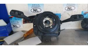 Gebruikte Combischakelaar Stuurkolom BMW 1 serie (E81) 116i 2.0 16V Prijs € 50,00 Margeregeling aangeboden door De Witte Boerderij AutoMotive