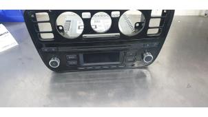 Gebruikte Radio CD Speler Volkswagen Up! (121) 1.0 12V 60 Prijs € 50,00 Margeregeling aangeboden door De Witte Boerderij B.V.