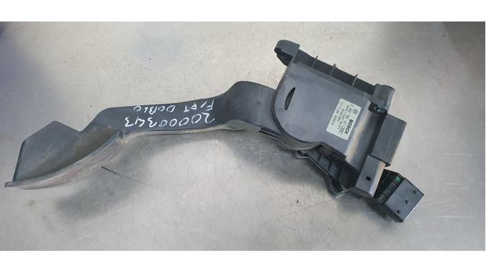 Gebruikte Sensor Gaspedaalpositie Fiat Doblo Cargo (263) 1.3 D Multijet Prijs € 10,00 Margeregeling aangeboden door De Witte Boerderij AutoMotive
