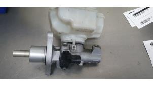 Gebruikte Hoofdremcilinder Volkswagen Caddy IV 2.0 TDI 102 Prijs € 25,00 Margeregeling aangeboden door De Witte Boerderij AutoMotive