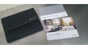 Gebruikte Instructie Boekje Renault Clio IV (5R) 1.5 dCi 90 FAP Prijs € 10,00 Margeregeling aangeboden door De Witte Boerderij B.V.