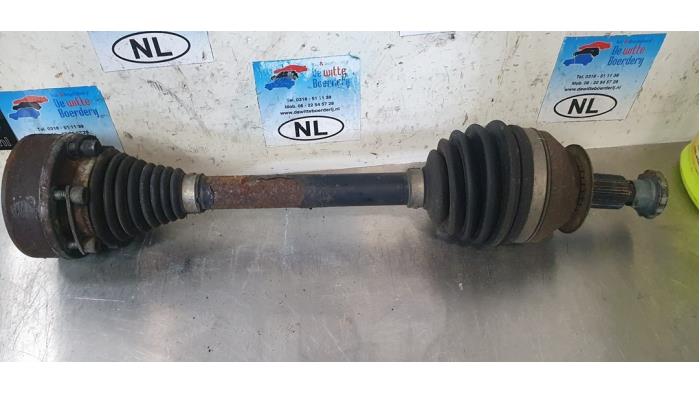 Gebruikte Steekas links-voor Volkswagen Polo V (6R) 1.4 16V Prijs € 35,00 Margeregeling aangeboden door De Witte Boerderij AutoMotive