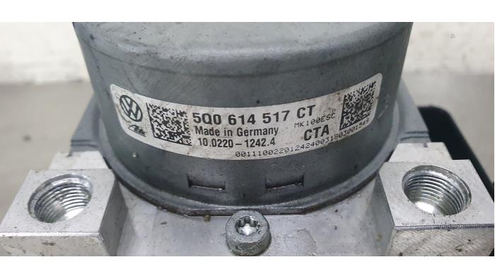 Gebruikte ABS Pomp Seat Leon (5FB) 2.0 TDI Ecomotive 16V Prijs € 175,00 Margeregeling aangeboden door De Witte Boerderij AutoMotive