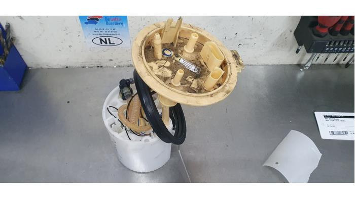 Gebruikte Tank element Pomp Seat Leon (5FB) 2.0 TDI Ecomotive 16V Prijs € 50,00 Margeregeling aangeboden door De Witte Boerderij AutoMotive