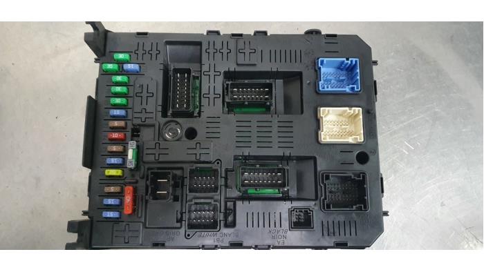 Gebruikte Module Bodycontrol Peugeot 5008 I (0A/0E) 1.6 THP 16V Prijs € 75,00 Margeregeling aangeboden door De Witte Boerderij AutoMotive