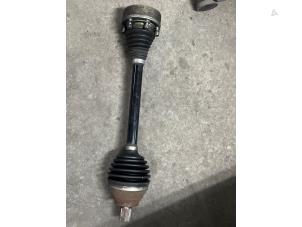 Gebruikte Cardanas links-voor (VWA) Volkswagen Golf VII (AUA) 1.6 TDI 16V Prijs € 35,00 Margeregeling aangeboden door De Witte Boerderij AutoMotive