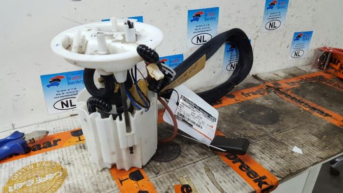 Gebruikte Tank element Pomp Volvo V70 (BW) 2.0 D3 20V Prijs € 75,00 Margeregeling aangeboden door De Witte Boerderij AutoMotive