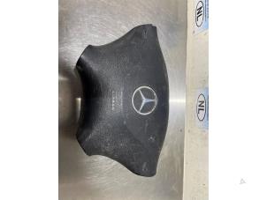 Gebruikte Airbag links (Stuur) Mercedes Sprinter 5t (906.63/65) 515 CDI 16V Prijs € 50,00 Margeregeling aangeboden door De Witte Boerderij B.V.