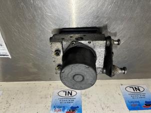 Gebruikte ABS Pomp Mercedes Sprinter 5t (906.63/65) 515 CDI 16V Prijs € 400,00 Margeregeling aangeboden door De Witte Boerderij AutoMotive