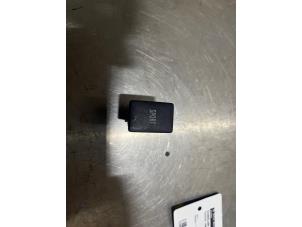 Gebruikte Schakelaar (diversen) Toyota Yaris III (P13) 1.33 16V Dual VVT-I Prijs € 10,00 Margeregeling aangeboden door De Witte Boerderij AutoMotive