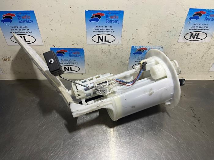 Gebruikte Tank element Pomp Toyota Yaris III (P13) 1.33 16V Dual VVT-I Prijs € 29,99 Margeregeling aangeboden door De Witte Boerderij AutoMotive