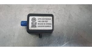Gebruikte GPS Antenne Skoda Rapid Spaceback 1.6 TDI Greenline Prijs € 10,00 Margeregeling aangeboden door De Witte Boerderij B.V.