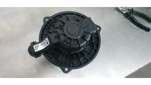 Gebruikte Kachel Ventilatiemotor Hyundai i30 Wagon (PDEF5) 1.0 T-GDI 12V Hybrid 48V Prijs € 75,00 Margeregeling aangeboden door De Witte Boerderij AutoMotive