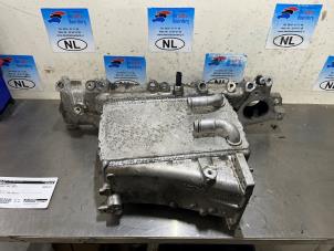 Gebruikte Inlaatspruitstuk Volkswagen Golf VII Variant (AUVV) 1.6 TDI 16V Prijs € 150,00 Margeregeling aangeboden door De Witte Boerderij AutoMotive