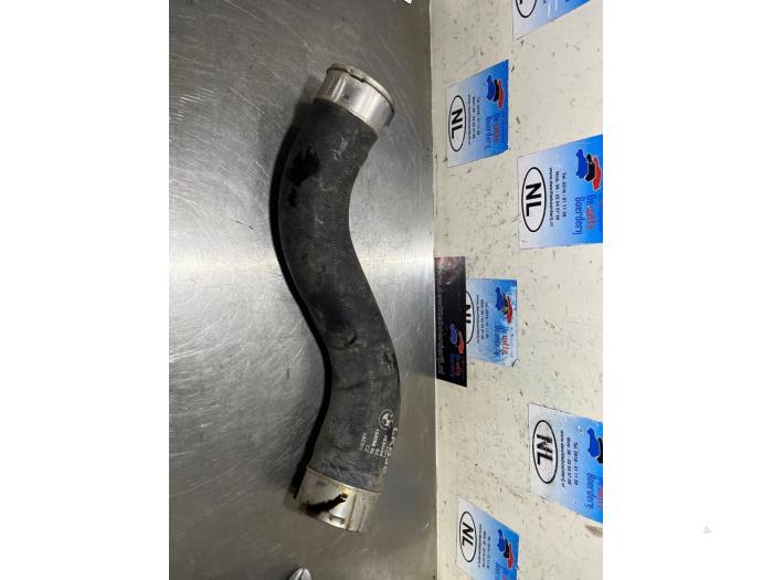 Gebruikte Intercooler Slang BMW 1 serie (F20) 118i 1.5 TwinPower 12V Prijs € 20,00 Margeregeling aangeboden door De Witte Boerderij AutoMotive