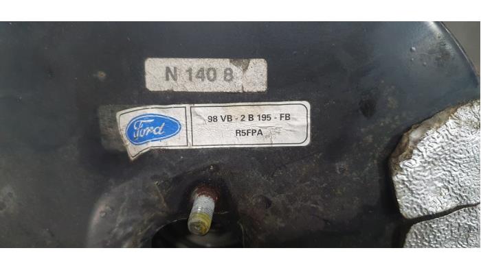 Rembekrachtiger van een Ford Transit 2.5 TD 1998