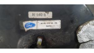 Rembekrachtiger van een Ford Transit 2.5 TD 1998