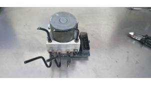 Gebruikte ABS Pomp Peugeot Partner Tepee (7A/B/C/D/E/F/G/J/P/S) 1.6 HDiF 90 16V Phase 1 Prijs € 50,00 Margeregeling aangeboden door De Witte Boerderij AutoMotive