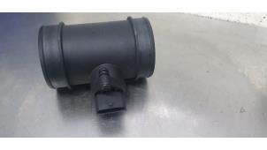 Gebruikte Luchtmassameter Opel Signum (F48) 3.2 V6 24V Prijs € 25,00 Margeregeling aangeboden door De Witte Boerderij AutoMotive