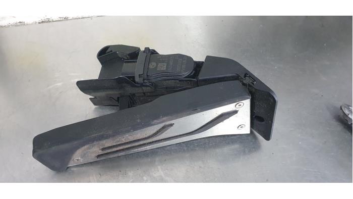 Gebruikte Sensor Gaspedaalpositie BMW 1 serie (F20) 118i 1.5 TwinPower 12V Prijs € 10,00 Margeregeling aangeboden door De Witte Boerderij AutoMotive