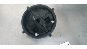 Gebruikte Spiegel motor links Volkswagen T-Cross 1.0 TSI 110 12V Prijs € 25,00 Margeregeling aangeboden door De Witte Boerderij AutoMotive