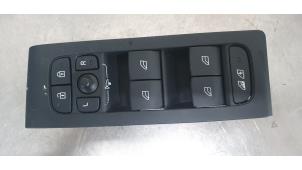 Gebruikte Schakelaar Elektrisch Raam Volvo C40 Recharge (XK) Recharge Prijs € 35,00 Margeregeling aangeboden door De Witte Boerderij AutoMotive