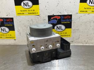 Gebruikte ABS Pomp Toyota C-HR (X1,X5) 2.0 16V Hybrid Prijs € 125,00 Margeregeling aangeboden door De Witte Boerderij AutoMotive