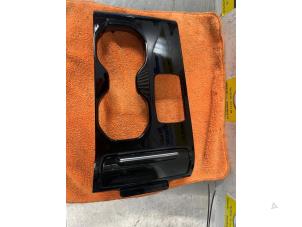 Gebruikte Opbergvak Volvo C40 Recharge (XK) Recharge Prijs € 40,00 Margeregeling aangeboden door De Witte Boerderij AutoMotive