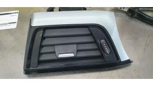 Gebruikte Luchtrooster Dashboard BMW 4 serie (F33) 420d 2.0 16V Prijs € 15,00 Margeregeling aangeboden door De Witte Boerderij AutoMotive