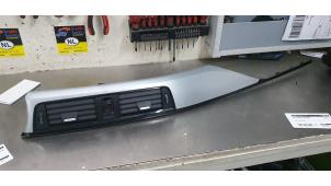 Gebruikte Luchtrooster Dashboard BMW 4 serie (F33) 420d 2.0 16V Prijs € 50,00 Margeregeling aangeboden door De Witte Boerderij AutoMotive