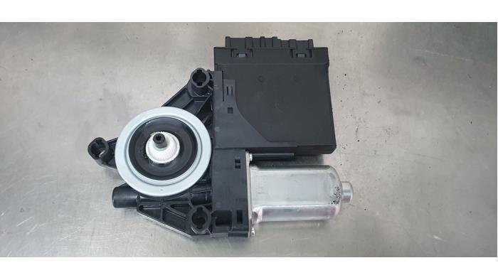 Raammotor Portier van een Volvo C40 Recharge (XK) Recharge 2023