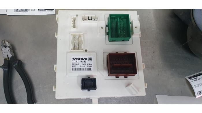 Gebruikte Computer Body Control Volvo C40 Recharge (XK) Recharge Prijs € 125,00 Margeregeling aangeboden door De Witte Boerderij AutoMotive