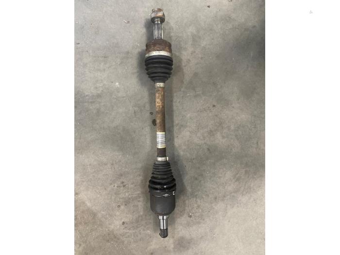 Gebruikte Aandrijfas links-voor Fiat Panda (312) 0.9 TwinAir Turbo 85 Prijs € 45,00 Margeregeling aangeboden door De Witte Boerderij AutoMotive