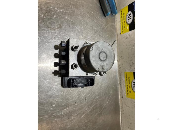 Gebruikte ABS Pomp Opel Karl 1.0 12V Prijs € 29,95 Margeregeling aangeboden door De Witte Boerderij AutoMotive
