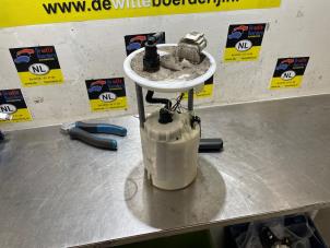 Gebruikte Tank element Pomp Opel Karl 1.0 12V Prijs € 50,00 Margeregeling aangeboden door De Witte Boerderij AutoMotive