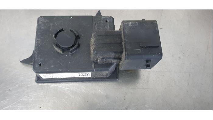 Gebruikte Koelvin module Peugeot 308 SW (L4/L9/LC/LJ/LR) 1.2 12V e-THP PureTech 130 Prijs € 25,00 Margeregeling aangeboden door De Witte Boerderij AutoMotive