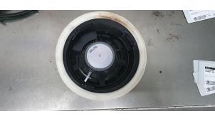 Gebruikte Speaker Peugeot 308 SW (L4/L9/LC/LJ/LR) 1.2 12V e-THP PureTech 130 Prijs € 15,00 Margeregeling aangeboden door De Witte Boerderij AutoMotive