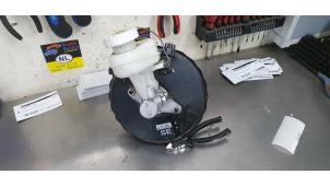 Gebruikte Rembooster Mitsubishi Space Star (A0) 1.0 12V Prijs € 45,00 Margeregeling aangeboden door De Witte Boerderij AutoMotive